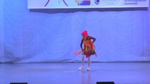Жирнова Мария 13 лет. Танец " Огневушка-поскакушка".