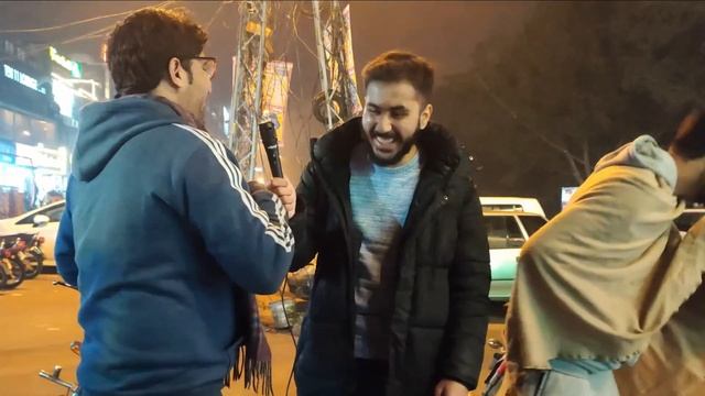 Hakeemi Ishtihaar | Out Of The BOX | Public Interview смотреть онлайн