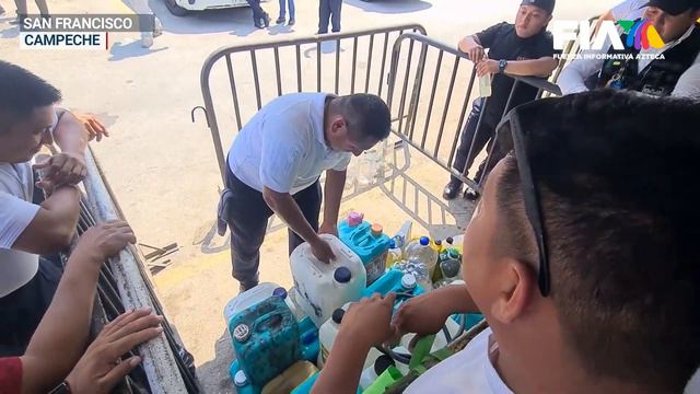 ¿QUIÉN GOBIERNA CAMPECHE? | Ciudadanos tienen que suministrar de gasolina a los policías