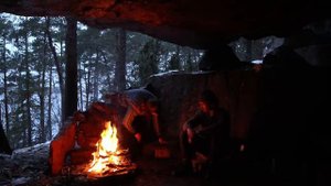 Ночевка в уютной пещере. 2 дня бушкрафта северной зимой.