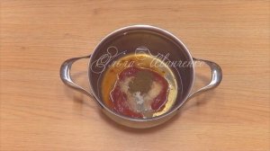 Скумбрия, маринованная в томате с луком.