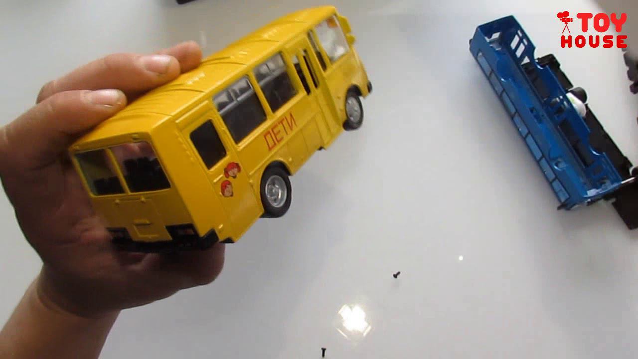 Распаковка и обзор машинок. Модель троллейбуса ЛИАЗ 5292 и школьный автобус ПАЗ 32053 смотреть онлайн
