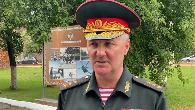 Боевое знамя и 20 государственных наград вручили Иркутской авиационной эскадрильи Росгвардии