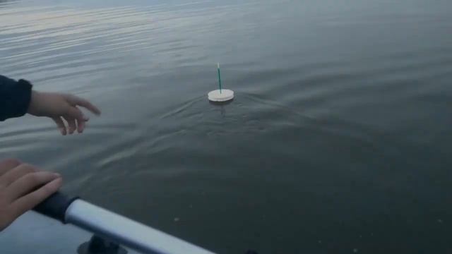 ЛОВЛЯ КАРПА НА КРУЖКИ (бутылку). Макуха рулит. смотреть онлайн