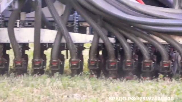 Vredo : Кормим Люцерну жидким навозом смотреть онлайн