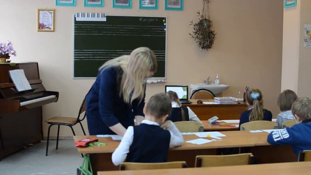 Урок сольфеджио на тему "Транспонирование" с 1 кл. ДПОП(8) "Фортепиано", "Народные инструменты" смотреть онлайн