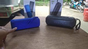 Xiaomi portable Bluetooth speaker 16 watts VS Awei y280 16 watts outdoor test