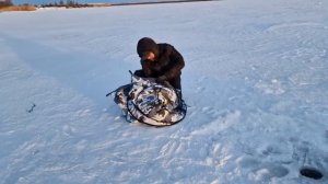 С УЮТОМ В КИТАЙСКОЙ ПАЛАТКЕ! РЫБАЛКА С НОЧЁВКОЙ! СУДАКИ НА ЖЕРЛИЦЫ!