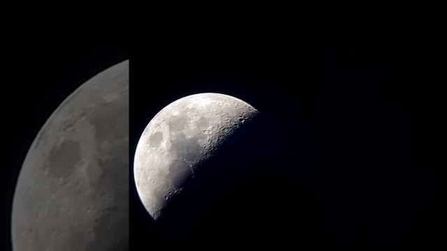 Moon through my Tabletop 114/500 telescope смотреть онлайн
