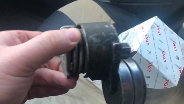 Они говорили, что свистит ремень или ролики... "Надёжный" Renault Duster или запланированный износ смотреть онлайн