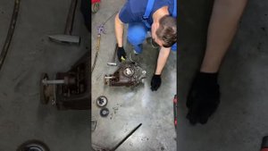 Замена сальника в редукторе!