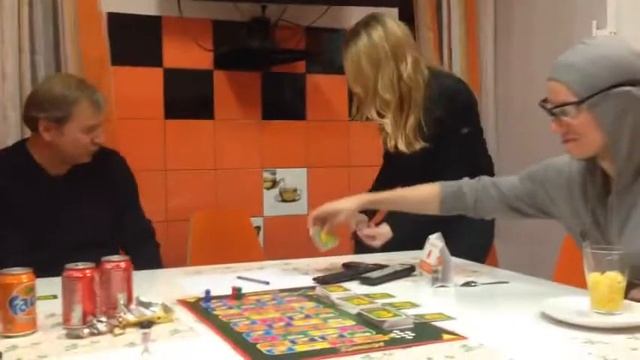 Игры в активити в хостеле. Вот так у нас очень весело! смотреть онлайн