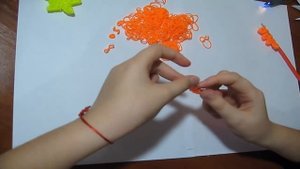 Как плести игрушки без станка Брелок из резинок "ЗВЕЗДА" Новогодние Подарки Поделки с детьми!