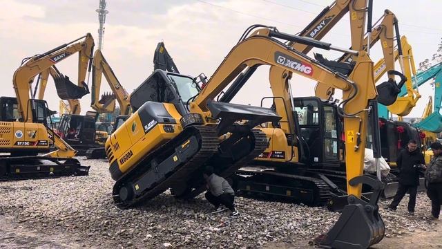 Used excavator XCMG XE60DA for sale in China. Good condition and great price. Contact me for detail