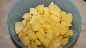 Запеченный картофель с луком в духовке