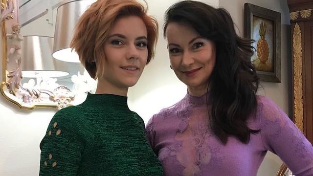 Поклонники не устают обсуждать необычную внешность дочери Нонны Гришаевой от первого брака смотреть онлайн