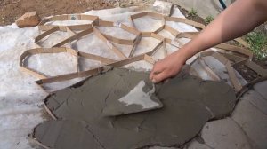 Площадка из самодельного камня - плостушка. Сложно, долго, но красиво.