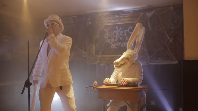 DOCKERS & DEMONS смотреть онлайн