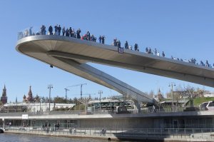 Прогулка на мост в Москве