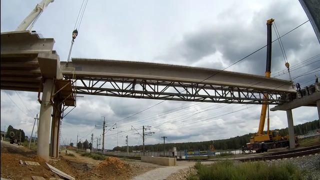 Строительство путепровода в р.п. Верхнее Дуброво. Монтаж ж/б балки на Транссибом смотреть онлайн