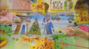 Праздник новогодний снежный и блестящий...