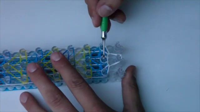 Rainbow Loom Delta Wing Armband Deutsch Ausführlich смотреть онлайн