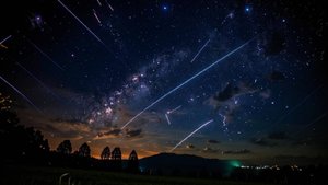 Метеорный поток Персеиды в августе 2024 года.
Perseid meteor shower.