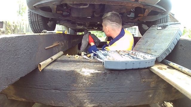 Как я на шкоде йети, менял моторное масло! смотреть онлайн