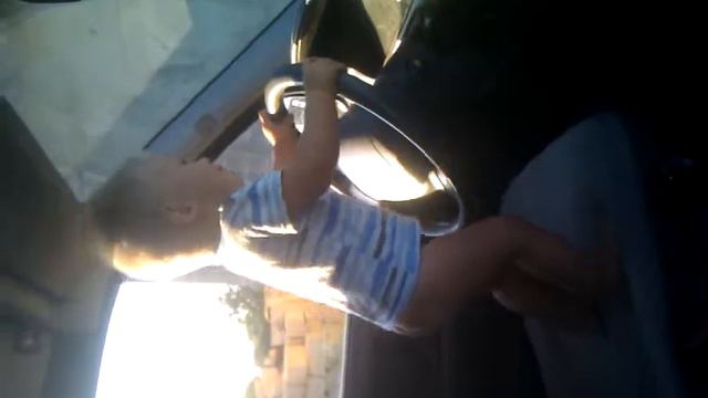 Танец годовалого ребенка смотреть онлайн