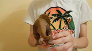 Обзор фигурки трицератопса (Schleich, 2011)