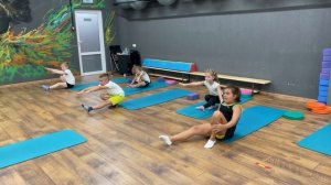 Как научиться делать кувырок вперед. Подводящий элемент Дети 5-8 лет