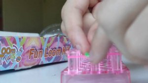 как плести простой браслет "сердечки" на станке