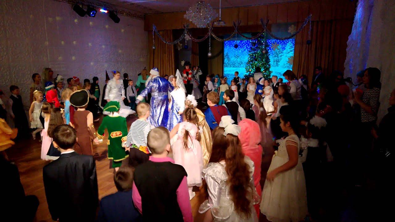 Мы пойдём сейчас на лево, а потом пойдём на право...Ёлка ДДЮТ - Кронштадт 24.12.2015г смотреть онлайн