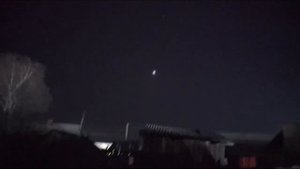 Что за яркая звезда видна вечером на востоке