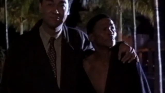 Сумасшедший Гонконг 1993(Наверное, боги сошли с ума 4) смотреть онлайн