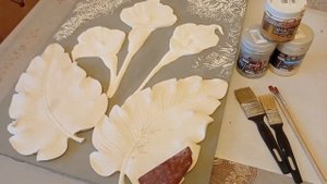 Картина каллы в технике барельефа.