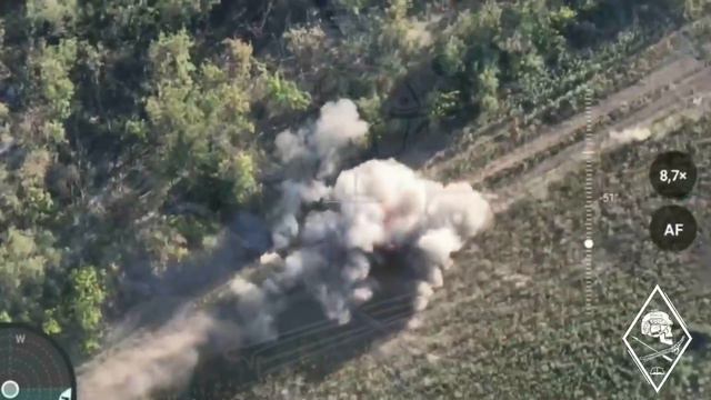 Кадры поражения БМП M2A2 Bradley расчётом ПТРК ВС РФ.
