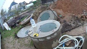 как осушить участок  дренажные колодцы начали работать