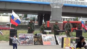 Группа "Караван" поет у метро "Проспект Победы" Казань