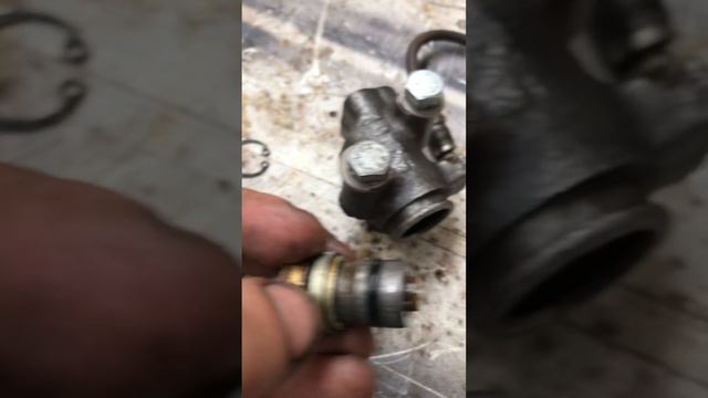 Répartiteur de freinage Mercedes 508 D смотреть онлайн