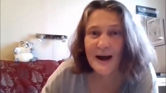 НУ О ЧЁМ  они там постоянно  шепчутся