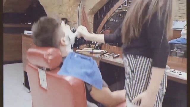 AZƏRBAYCANLI VƏ BARBER STUDİO BARBERSHOPUN ƏN GƏNC BƏRBƏRİ ☺ смотреть онлайн