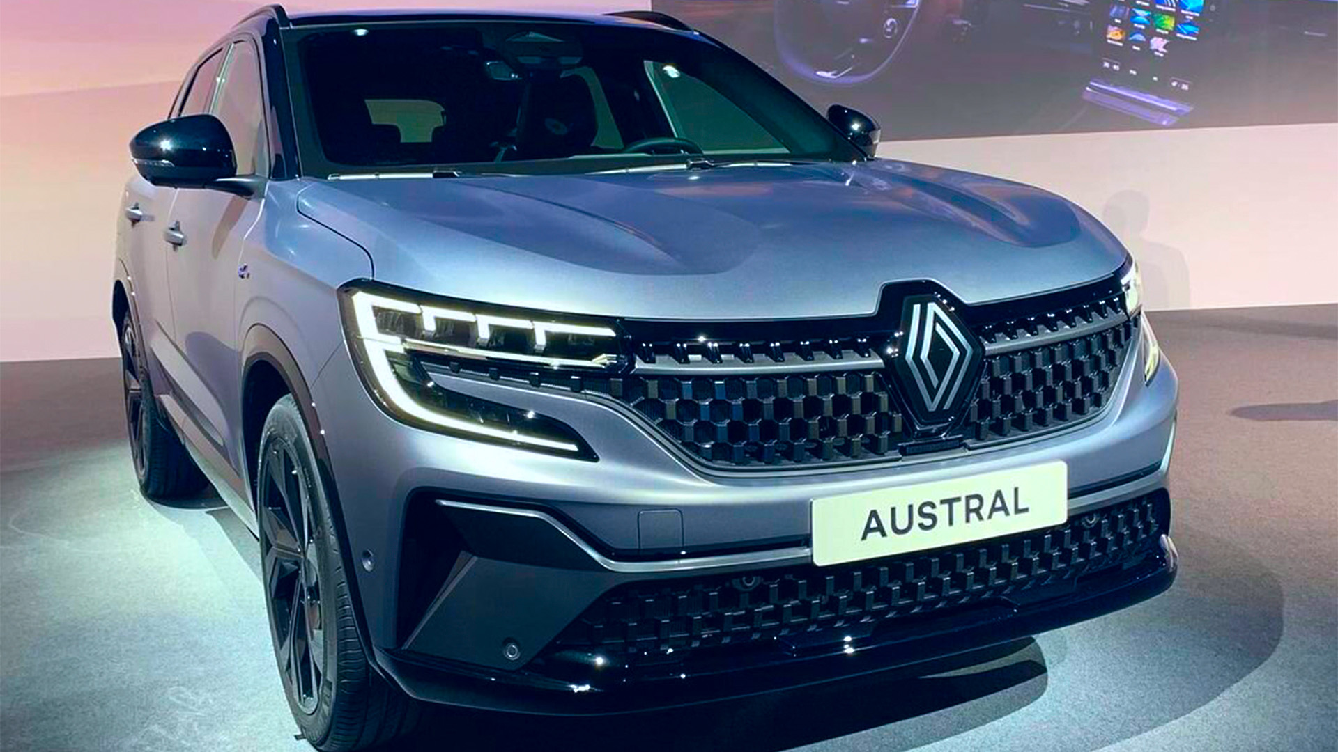 Renault представила новый кроссовер Austral