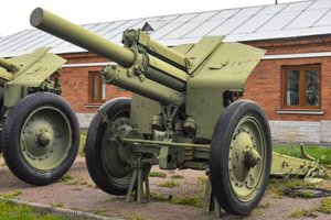 Знаменитая гаубица М-30 Колотушка в музее артиллерии
