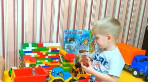 Ваня устроил зоопарк дома