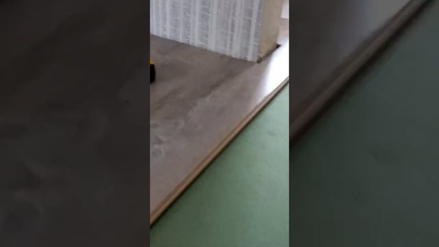Переход ламината из комнаты в комнату без порогов смотреть онлайн