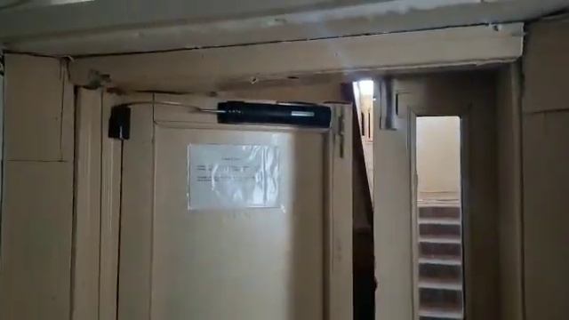 Работа пневматического доводчика Arctic Line 1.0 на деревянных дверях. смотреть онлайн