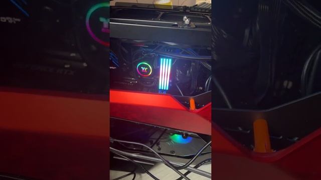 Я Нашел ее!!! Оперативная память thermaltake thoughram 4400 32gb!