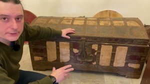 Старинный сундук, ему больше 200 лет. Чем отличаются сундук, рундук, ларь и ларец?