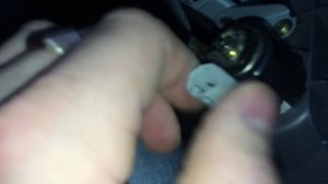 Замена лампы освещения прикуривателя